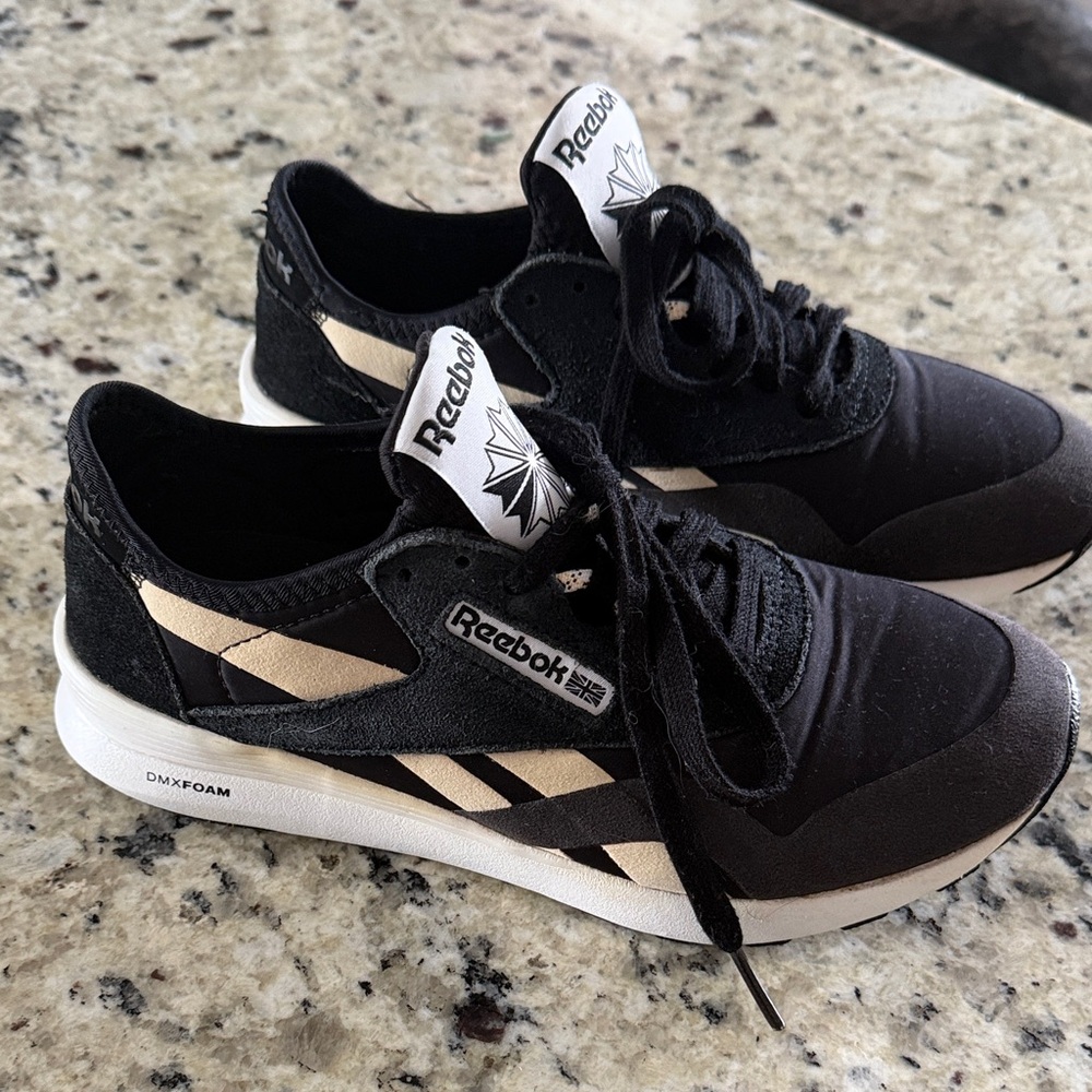 Reebok Women's Black and Cream Athletic Shoes